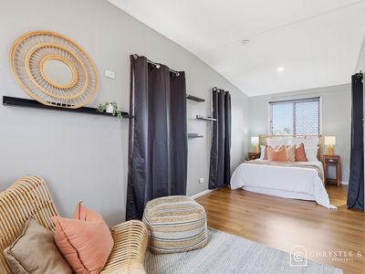 7 Hill End Road, Glenella