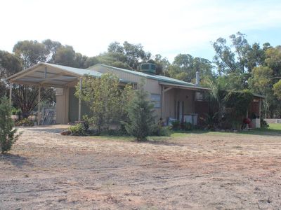 6523 Swan Hill Road, Moulamein