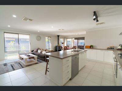 14 Callistemon Gardens, Baldivis