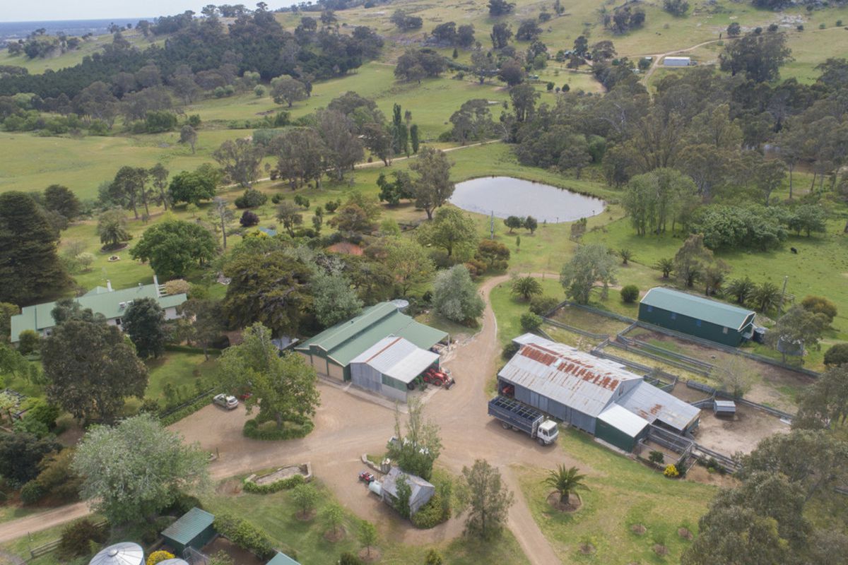 405 Oak Valley Road, Avenel