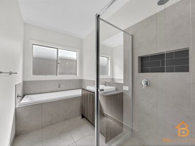 28 Xenia Street, Manor Lakes