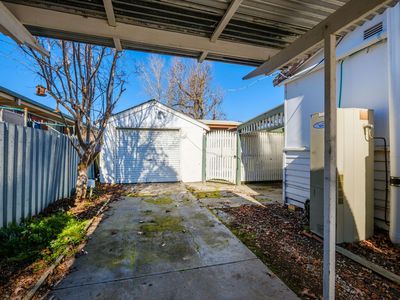 453 TARAKAN AVENUE, Albury