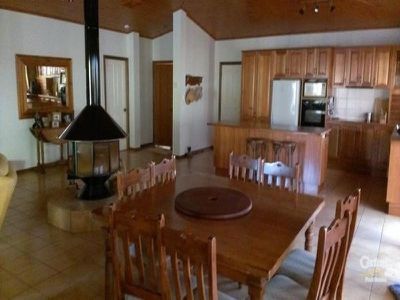 2 Barracks Close, Dubbo