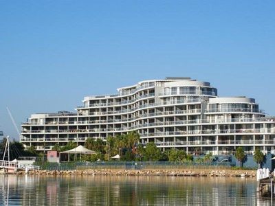 6 / 27 Bennalong Parkway, Wentworth Point