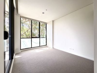 403 / 1 Corona Avenue, Roseville