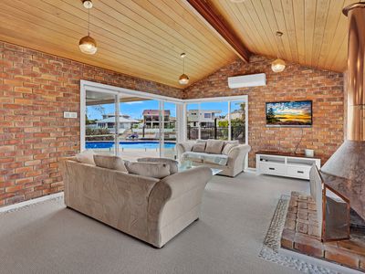 13 Abel Tasman Place, Hollywell