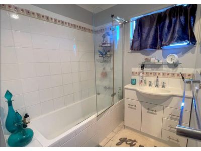 1 Emerson Ct, South Gladstone
