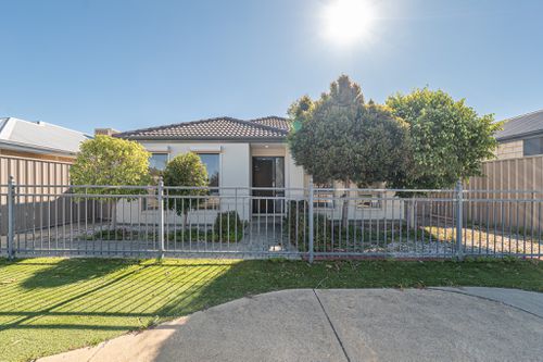 24 Figbird Way, Southern River