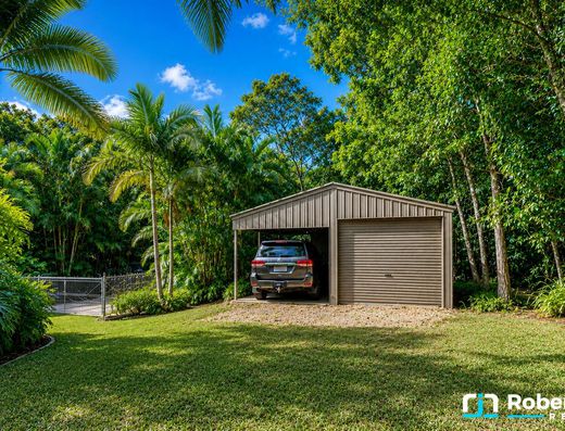 Iconic Garth Chapman Queenslander in a Peaceful Lakeside Setting image 21