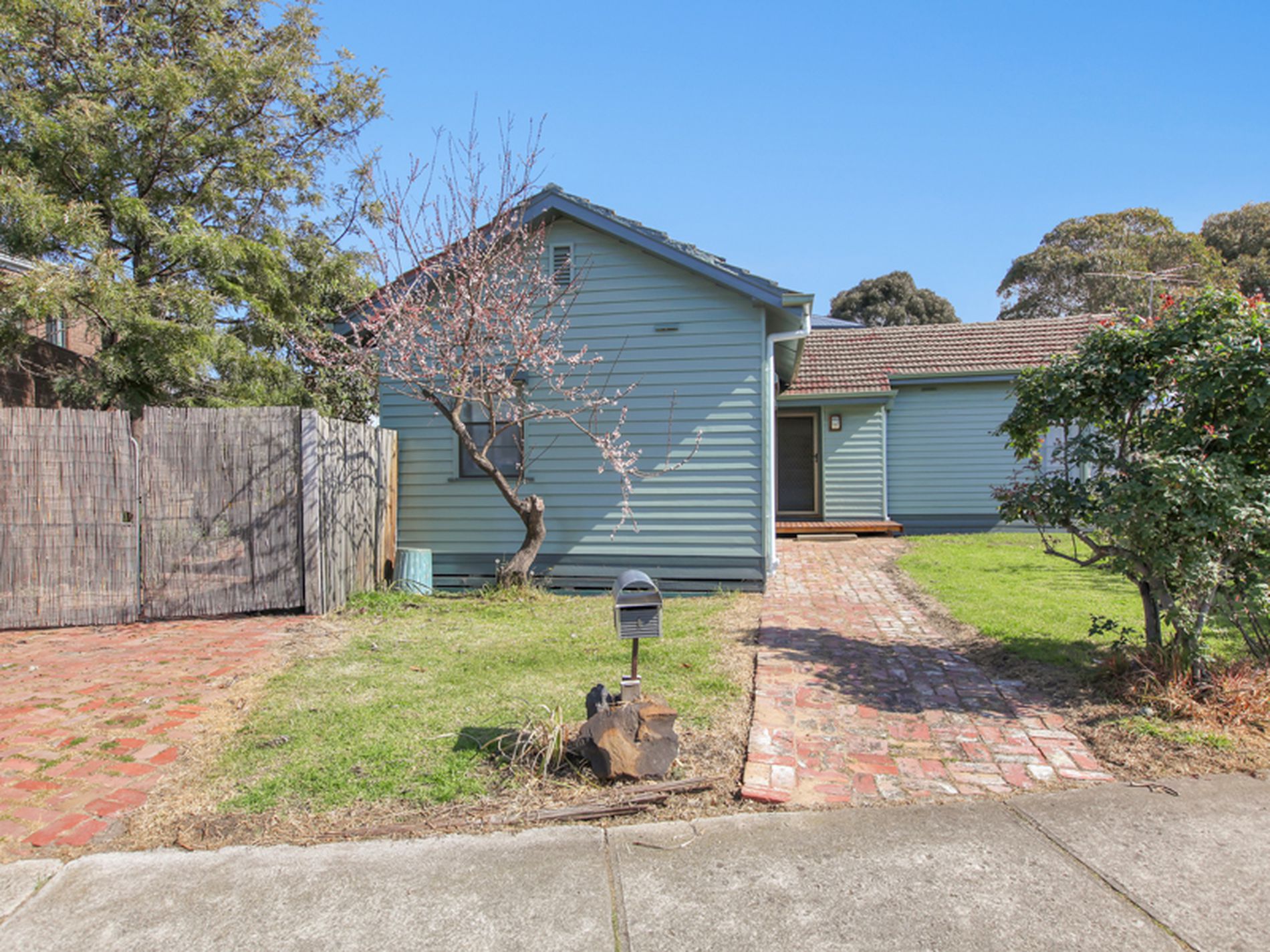 1 Anzac Crescent, Williamstown