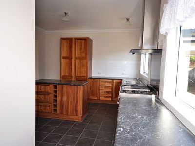 79 Lakeside Avenue , Mount Beauty
