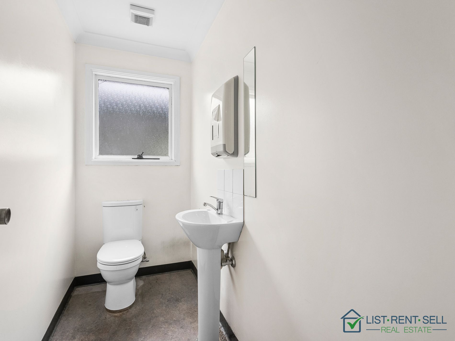 8 Atlanta Place, Casula