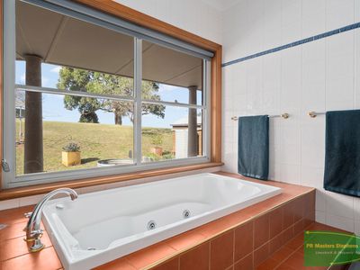 1249 Ganbenang Road, Lowther