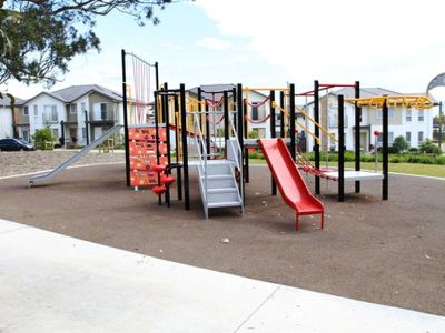 42 Truscott Avenue, Middleton Grange