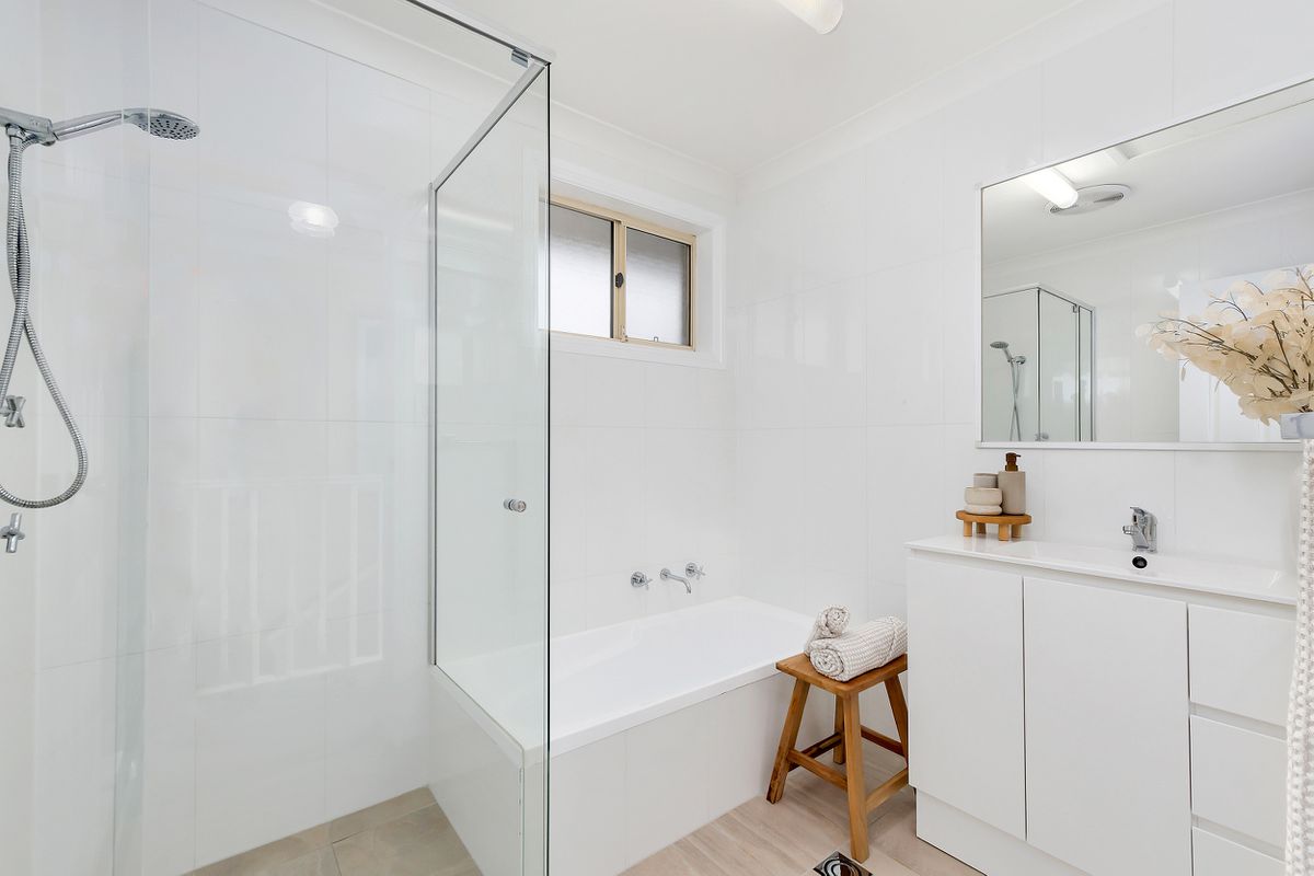 1 / 4 Gavenlock Road , Tuggerah