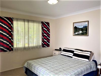 17 Woodlands Drive, Rochedale South