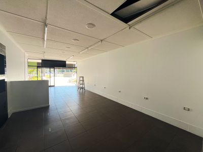 4 / 2215 Gold Coast Highway, Mermaid Beach