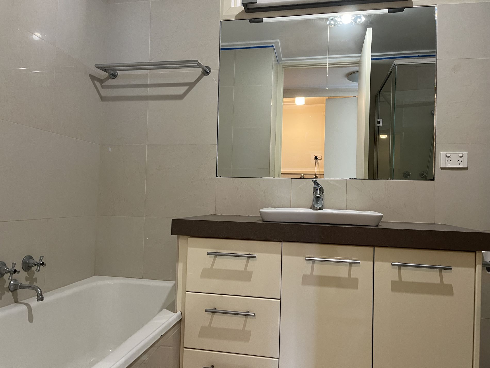 1/17 The Esplanade, Geelong