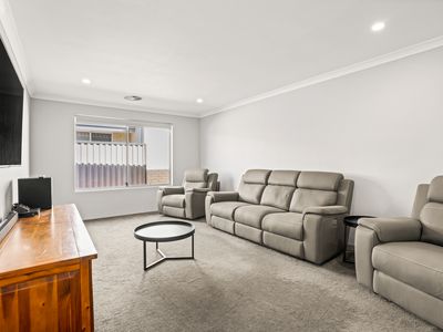 19 Calamocha Way, Piara Waters