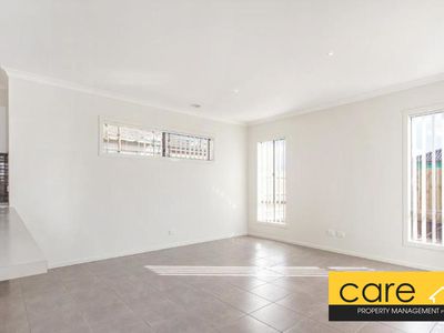 5 Waltzing Drive, Lynbrook