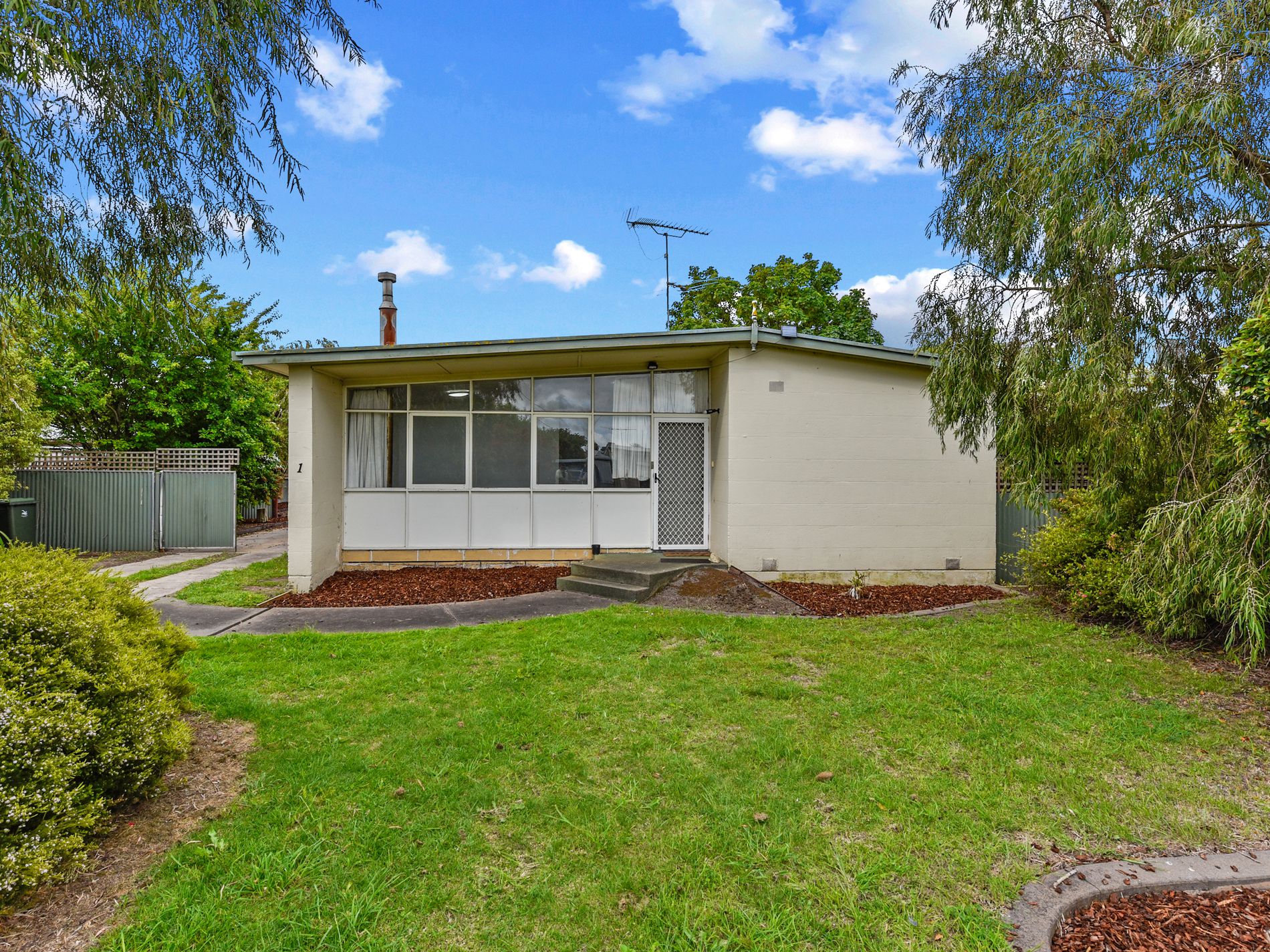 1 Degaris Street, Millicent