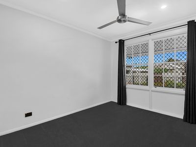 7 Dame Patti Ave, Mermaid Waters