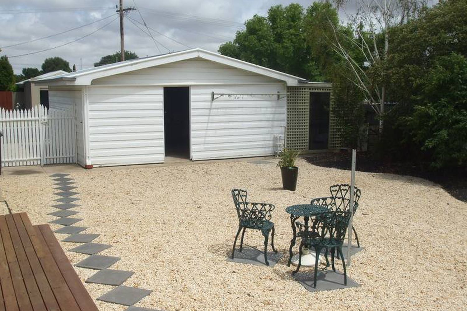 39 Rose Street, Horsham