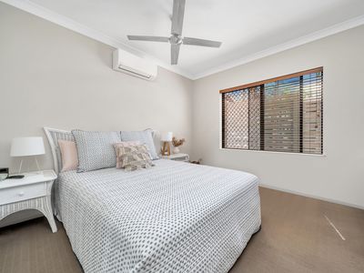2 / 1 Robson Street, Mooroobool