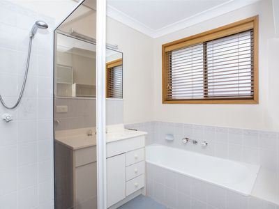 20 Torquay Drive, Lake Tabourie