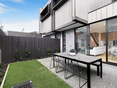 21 Bowlers Avenue, Geelong West