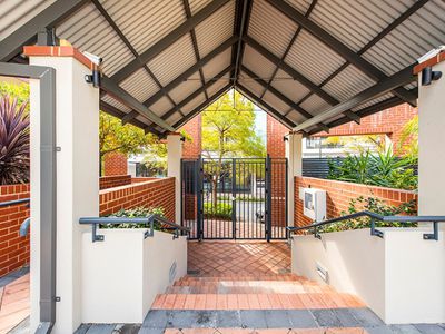 14/2 Wexford Street, Subiaco