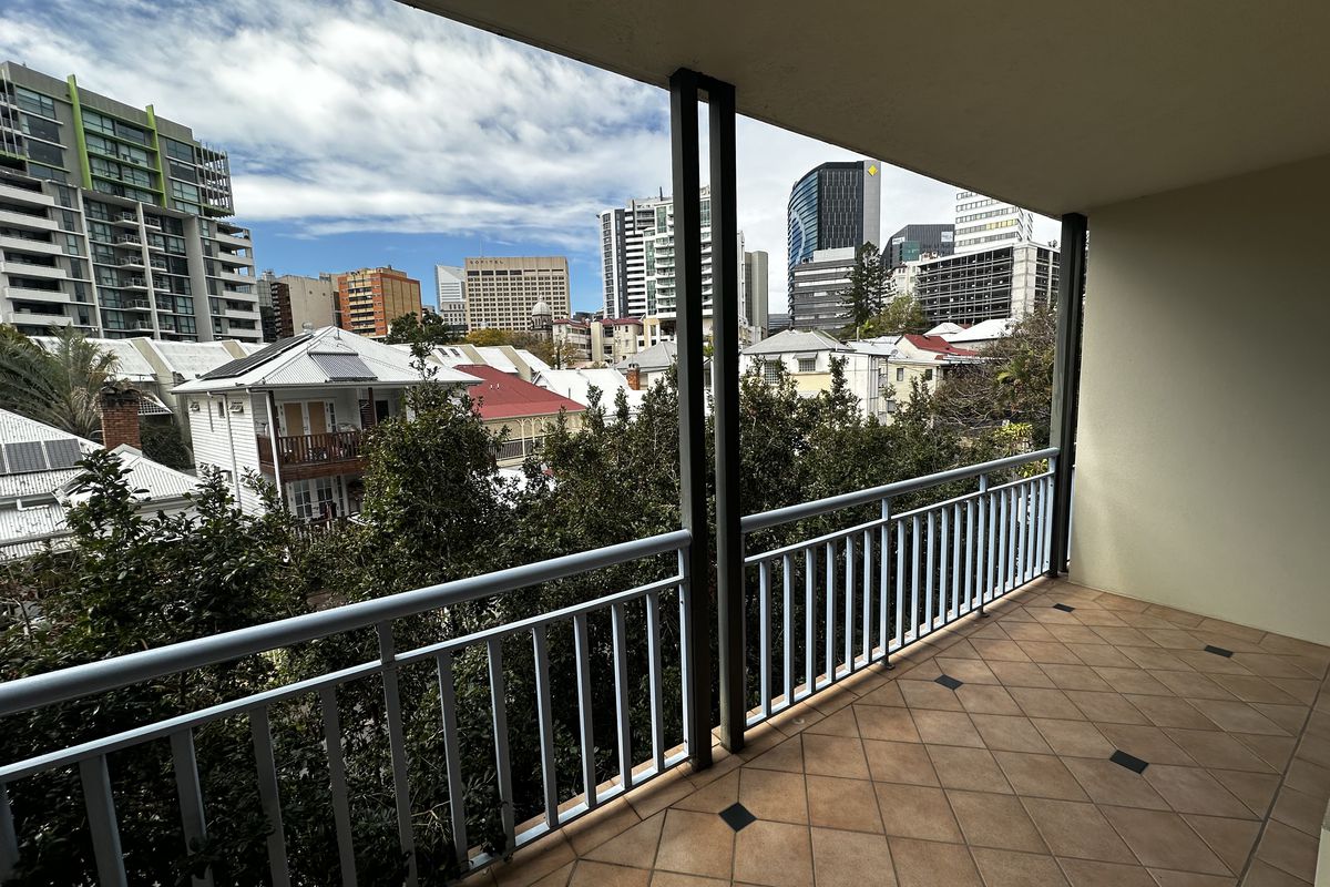 8 / 20 Terrace Street, Spring Hill