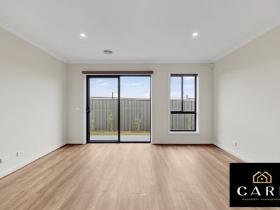 99 Madeira Drive, Truganina