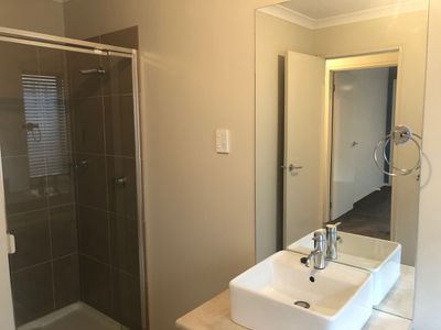 19 Pickworth Drive, Leopold