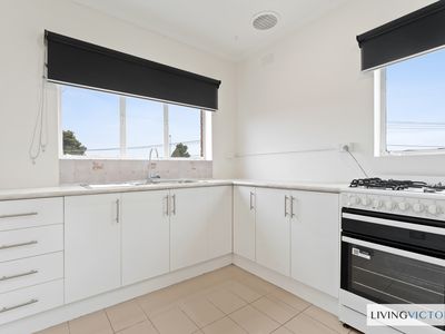 6 / 4 Lachlan Road, Sunshine West