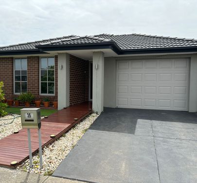 35 Cherrington Avenue, Officer