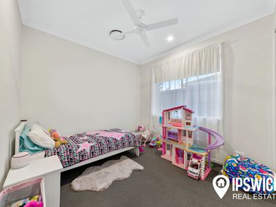33 Chatswood Court, Deebing Heights