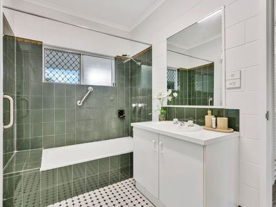 16 Balmoral Close, Mount Sheridan