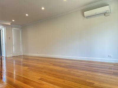 2 / 21 Banool Quadrant, Doncaster East