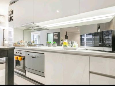 2001 / 639 Lonsdale Street, Melbourne