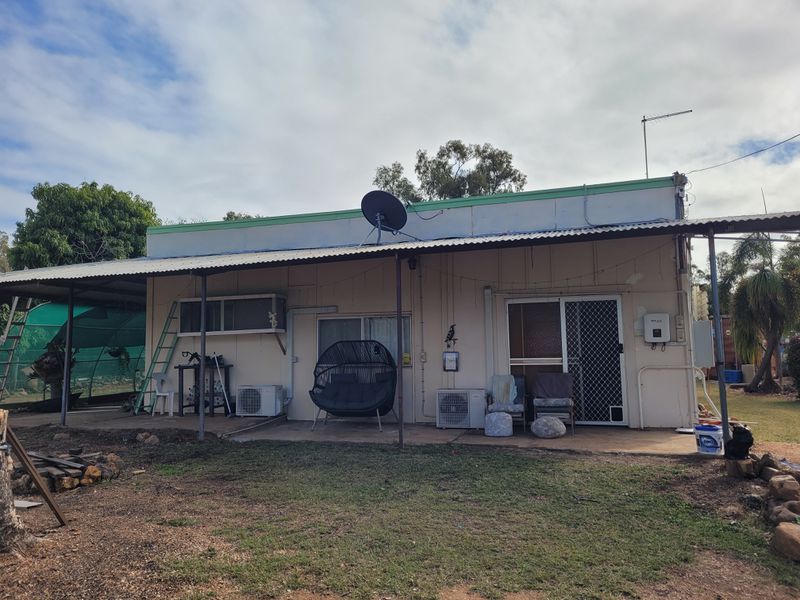 6 SUNRISE ROAD, Sapphire Central