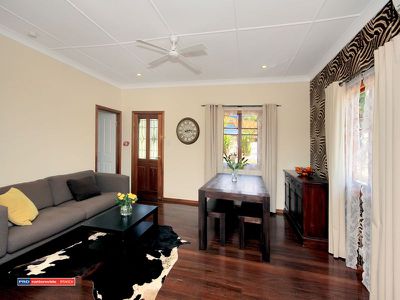 10 Queen Street, Blackstone