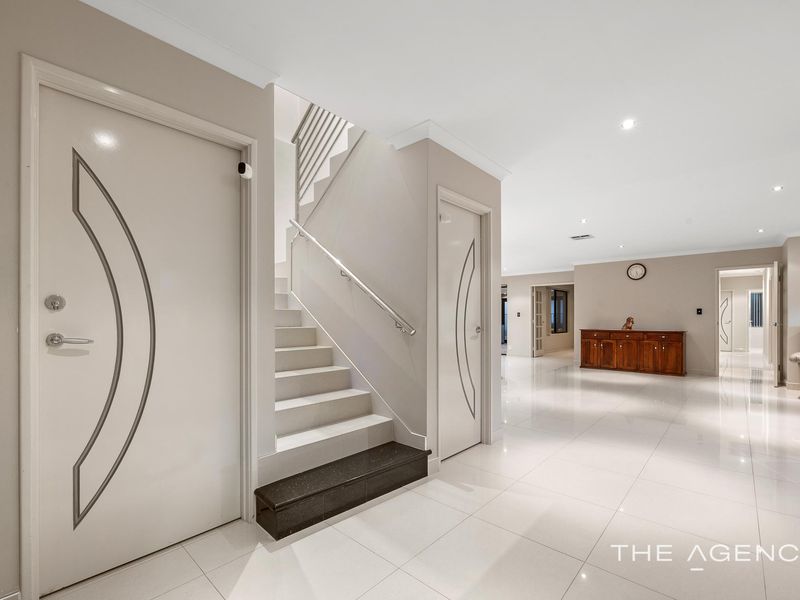 4 Sandford Avenue, Lake Coogee