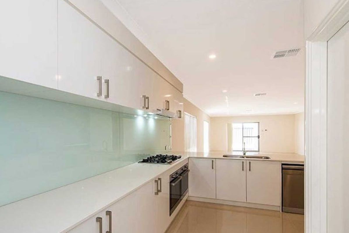 8 Greywacke Entrance, Piara Waters