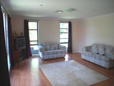 7 Eastwood Place, Horsley