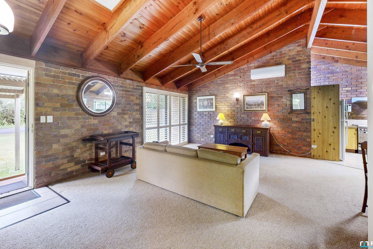 8 Palm Grove Crescent, Tewantin