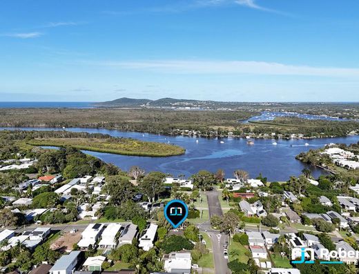Water Views from the Block, Exceptional Shed Space & Endless Potential image 1