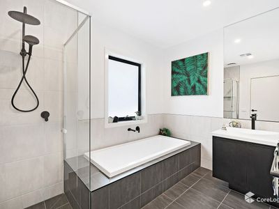9 Narrawong Avenue, Highton