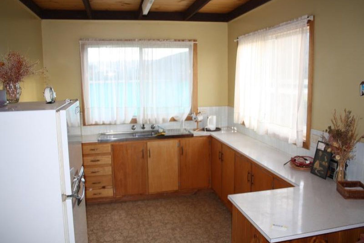 2 Sunset Strip, Bonnie Doon