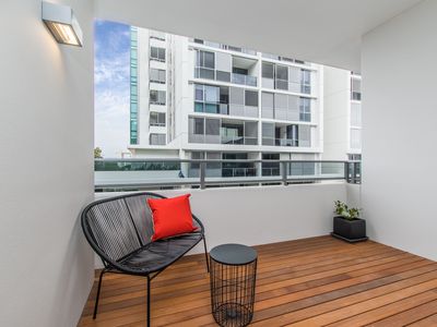 411  /  2 Moreau Parade, East Perth